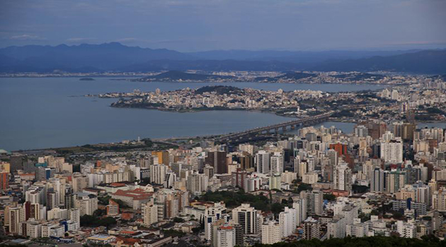 Pagamento de IPTU com 20% de desconto é até esta terça em Florianópolis.Ação para o cumprimento de regras sanitárias será intensa no feriado.