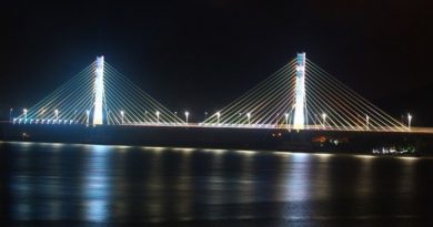 Ponte Anita Garibaldi ganha iluminação cênica em Laguna.