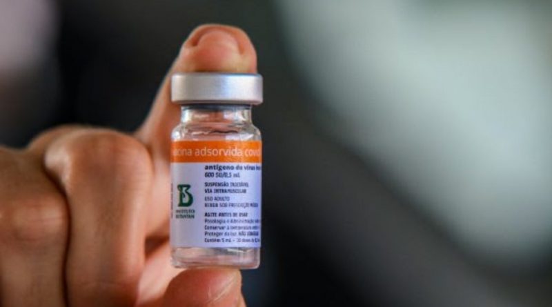 Procon notifica site por falso anúncio de venda da vacina CORONAVAC