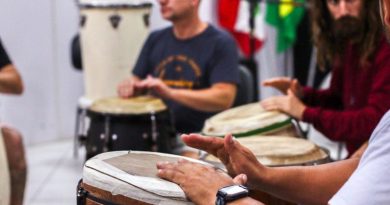 Oficina de percussão promove vivência com ritmos afro-brasileiros em São Francisco do Sul