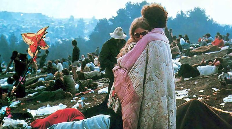 Woodstock completou 54 anos, o festival foi realmente um evento de Paz e Amor?