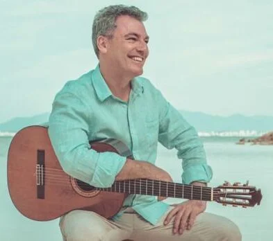 Luiz Meira: vituoso guitarrista brasileiro se apresenta em show gratuito em florianópolis